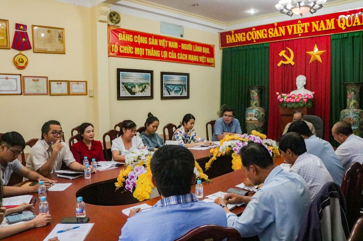 Meeting to report progress and business plan at the end of 2024 of  Viet Thanh Ceramic Joint Stock Company