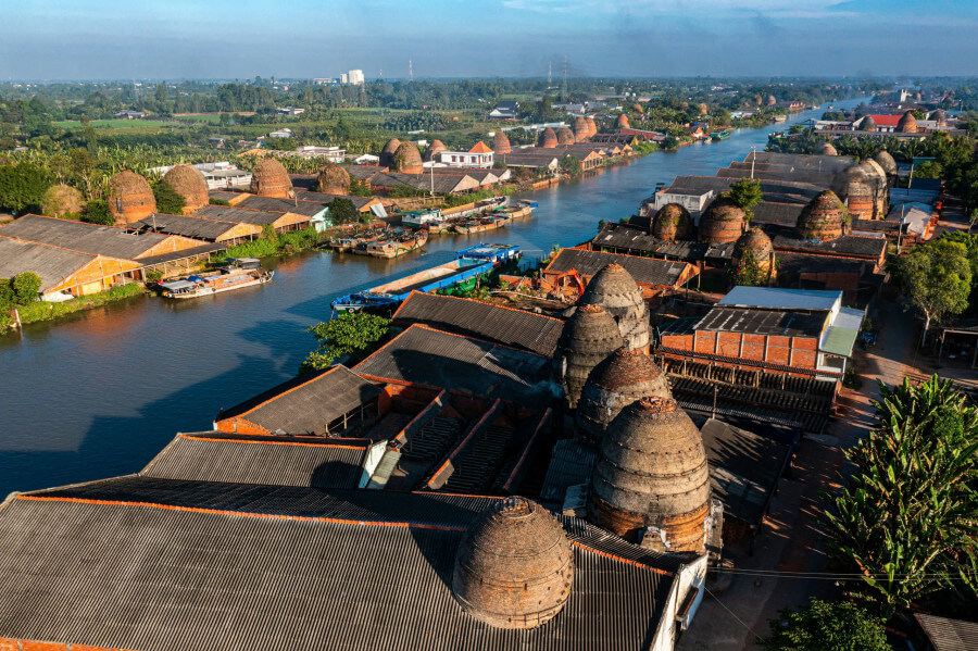 Dong Nai Ceramics Association attends the Red Ceramic Brick Festival –  Green Economy of Vinh Long Province 2024