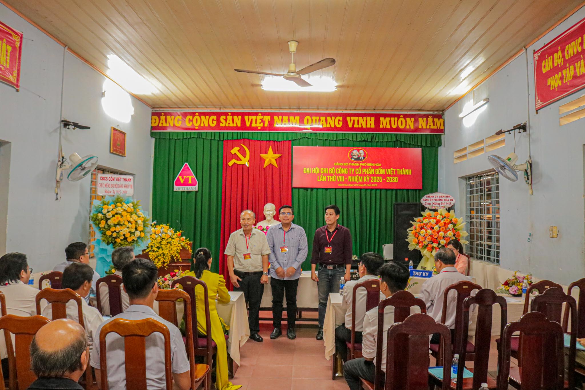 Họp Đại Hội Chi Bộ Công Ty Cổ Phần Gốm Việt Thành Lần Thứ VIII ( Nhiệm Kỳ 2025 – 2030)