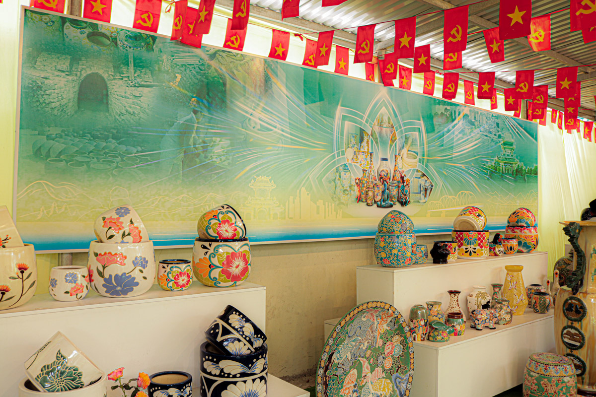 Viet Thanh Ceramics Joins The 1st Bien Hoa Ward Party Congress (2025-2030) In Promoting Cultural Heritage